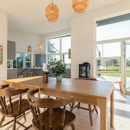 Dom wakacyjny Modern Summer House With Private Forest In Vejby