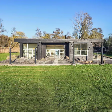 Modern Summer House With Private Forest In Semesterbostad Vejby