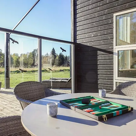 Dom wakacyjny Modern Summer House With Private Forest In